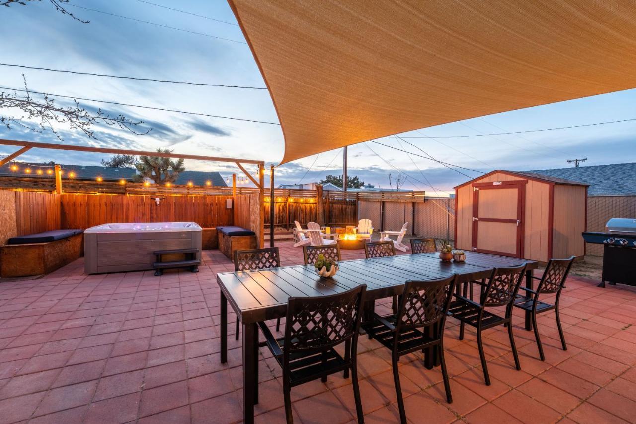 Tortoise Oasis - Hot Tub, Shuffleboard, & More! Vila Yucca Valley Exterior foto