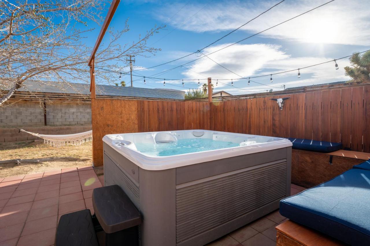 Tortoise Oasis - Hot Tub, Shuffleboard, & More! Vila Yucca Valley Exterior foto