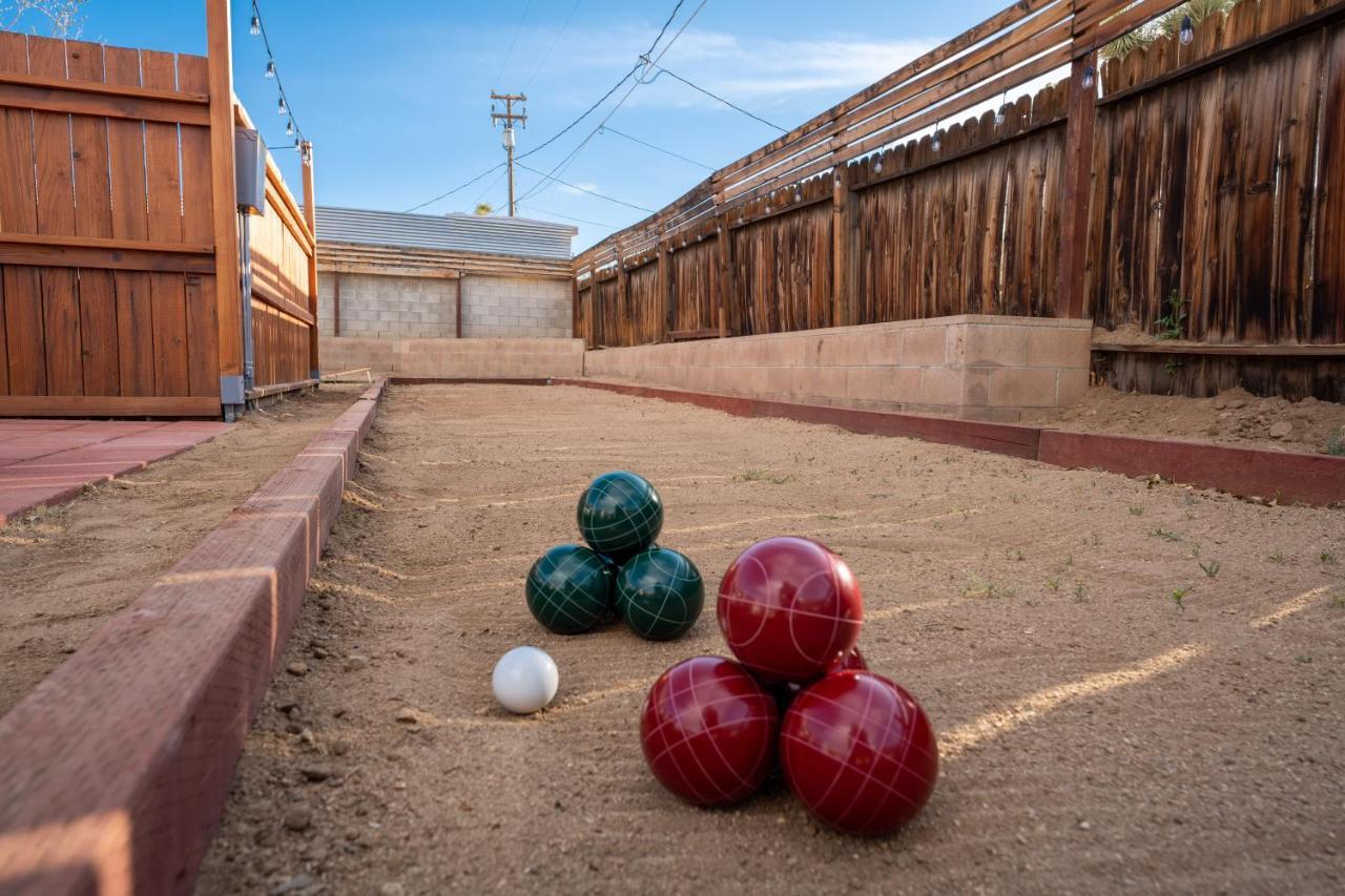 Tortoise Oasis - Hot Tub, Shuffleboard, & More! Vila Yucca Valley Exterior foto