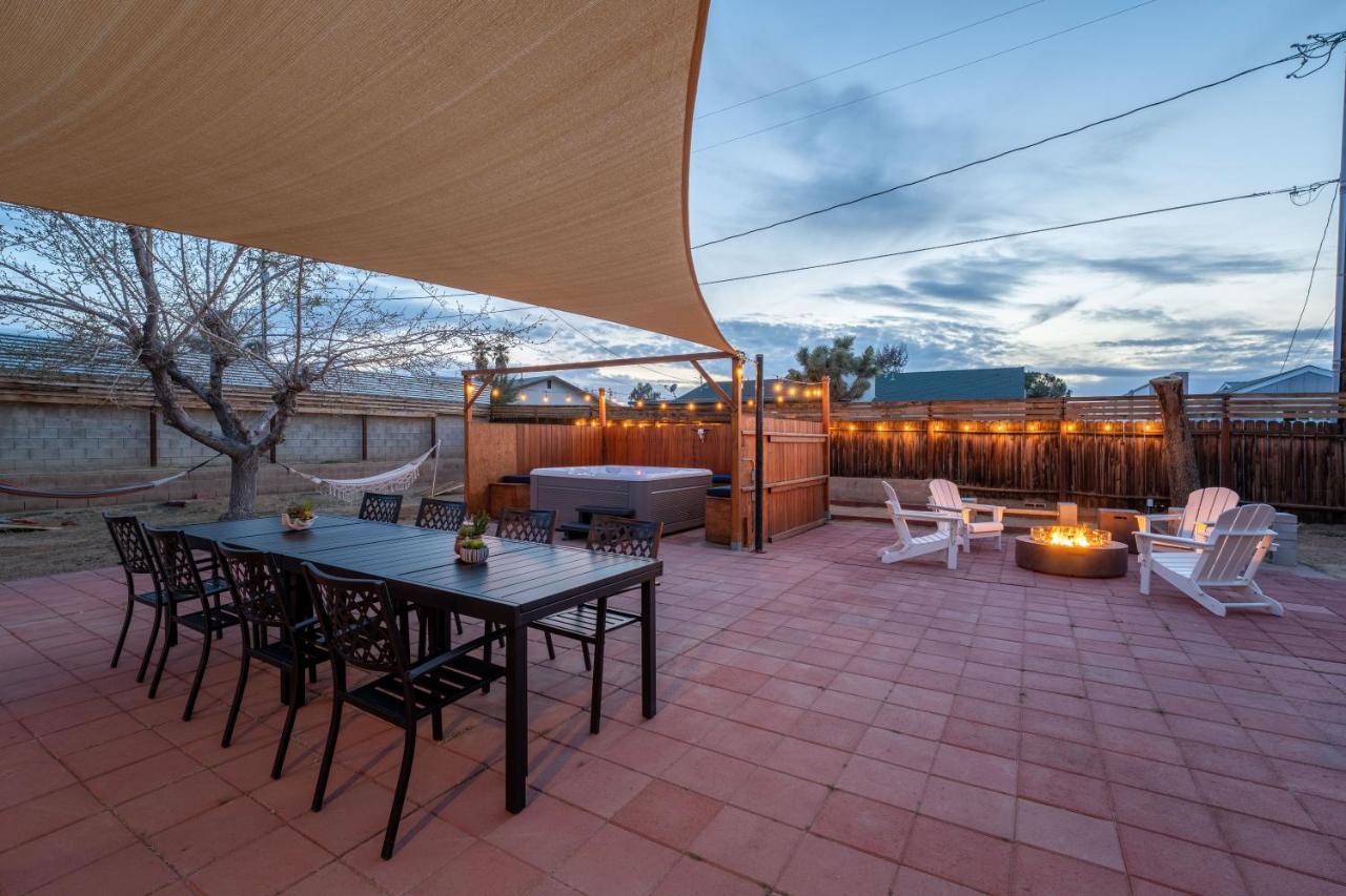 Tortoise Oasis - Hot Tub, Shuffleboard, & More! Vila Yucca Valley Exterior foto