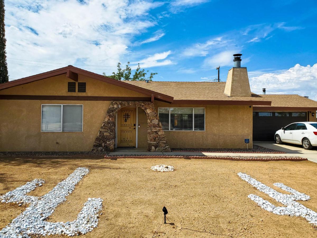 Tortoise Oasis - Hot Tub, Shuffleboard, & More! Vila Yucca Valley Exterior foto